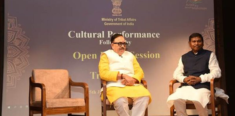 Arjun Munda participates in a cultural program presented by tribal artists from six states » Kamal Sandesh