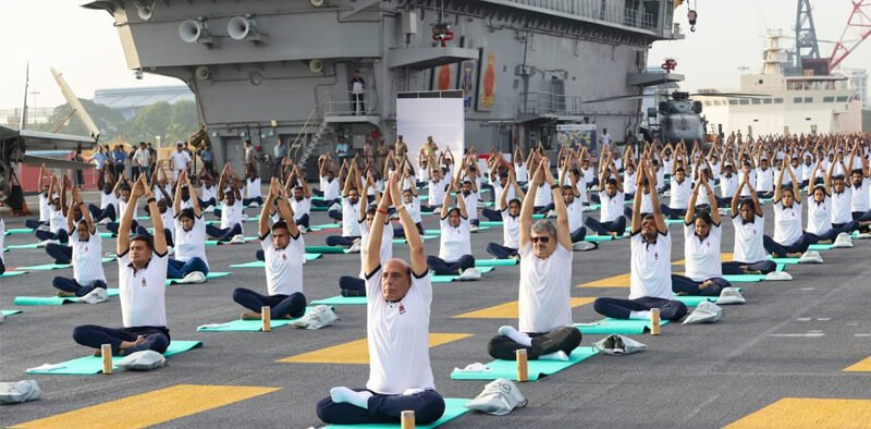 Raksha Mantri performs Yoga with Armed Forces & Indian Coast Guard personnel onboard INS Vikrant » Kamal Sandesh